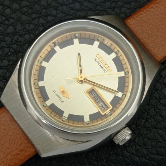 Vintage 1987 Citizen Automatic Womans Silver Watch W/daydate & Gold accents main image 10